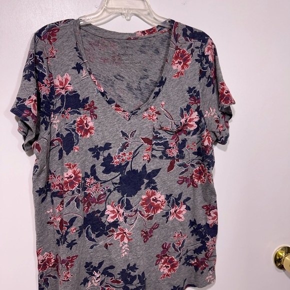 Torrid Floral V-Neck Women's Top - Gray and Pink - Picture 1 of 3